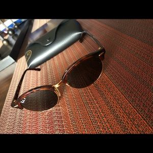 Ray-Ban Clubround Classic Polarized BARELY USED!!